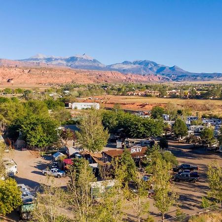 Outdoor Glamping Large 5Th Wheel Setup Ok4A Apartment Moab Bagian luar foto