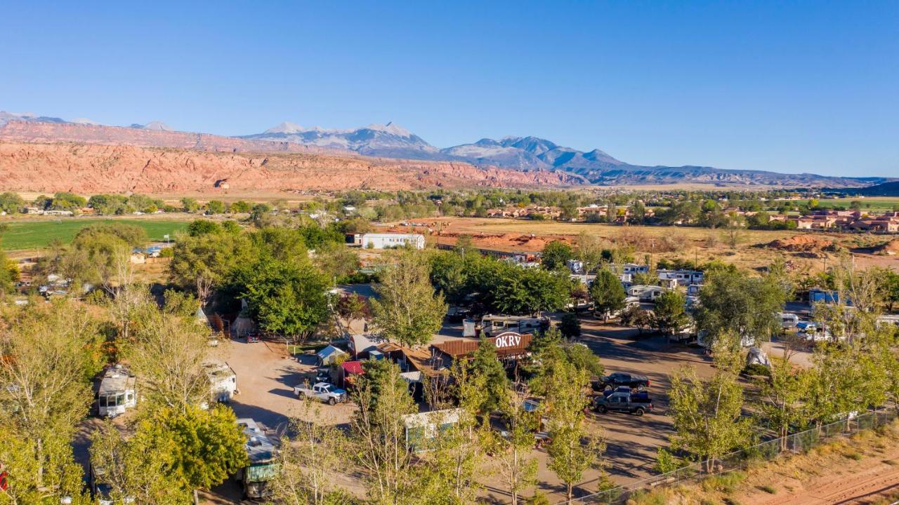 Outdoor Glamping Large 5Th Wheel Setup Ok4A Apartment Moab Bagian luar foto