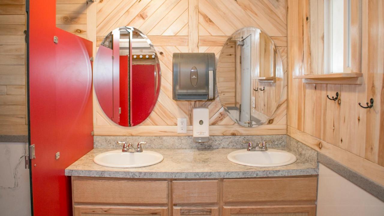 Outdoor Glamping Large 5Th Wheel Setup Ok4A Apartment Moab Bagian luar foto