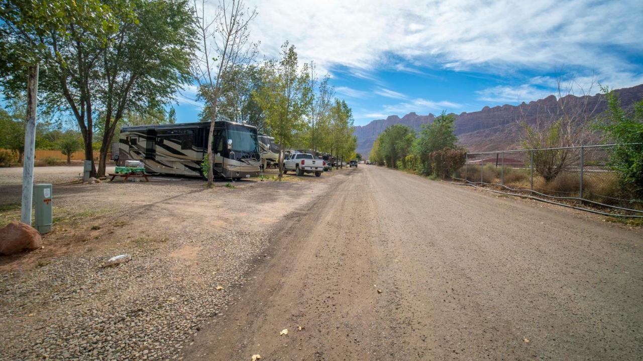 Outdoor Glamping Large 5Th Wheel Setup Ok4A Apartment Moab Bagian luar foto